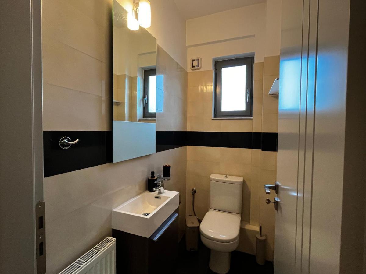 The Spartan Penthouse Luaran gambar