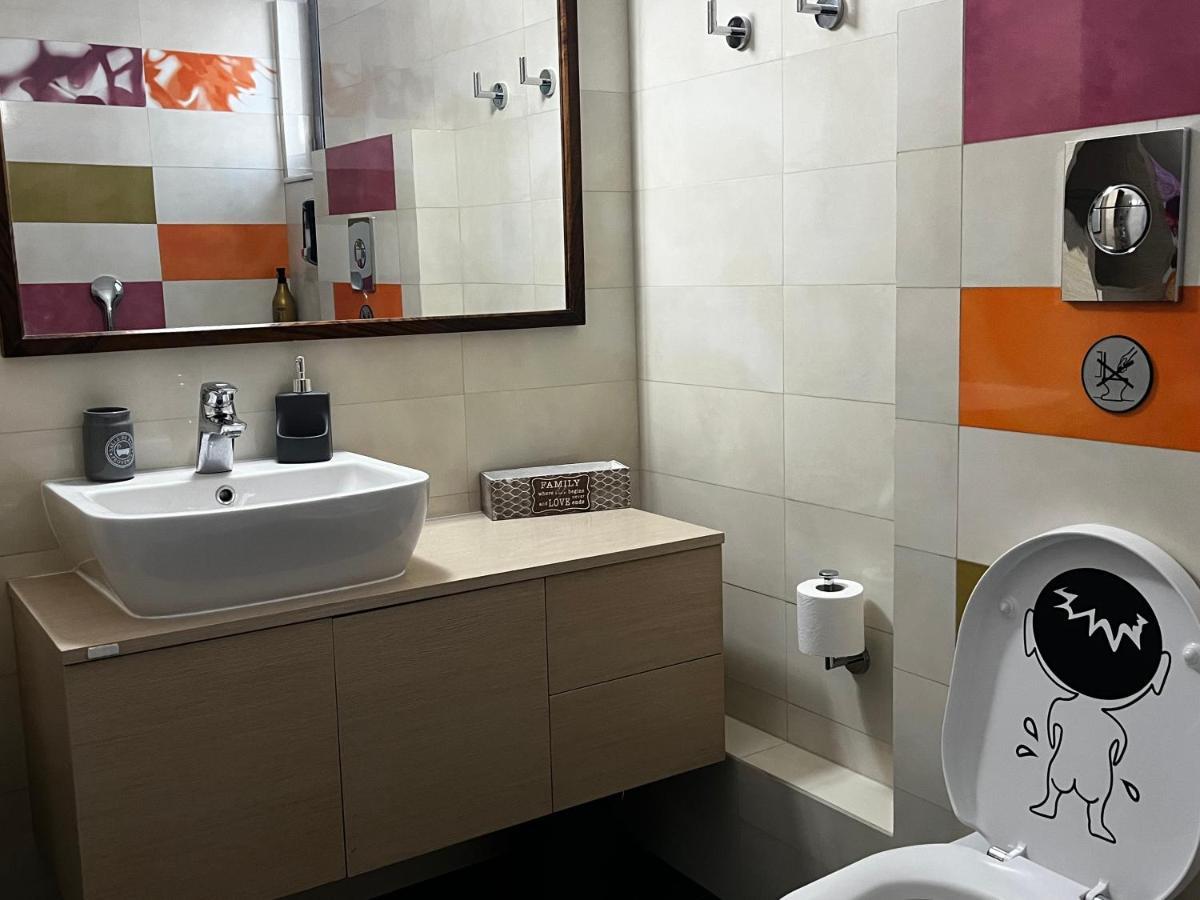 The Spartan Penthouse Luaran gambar